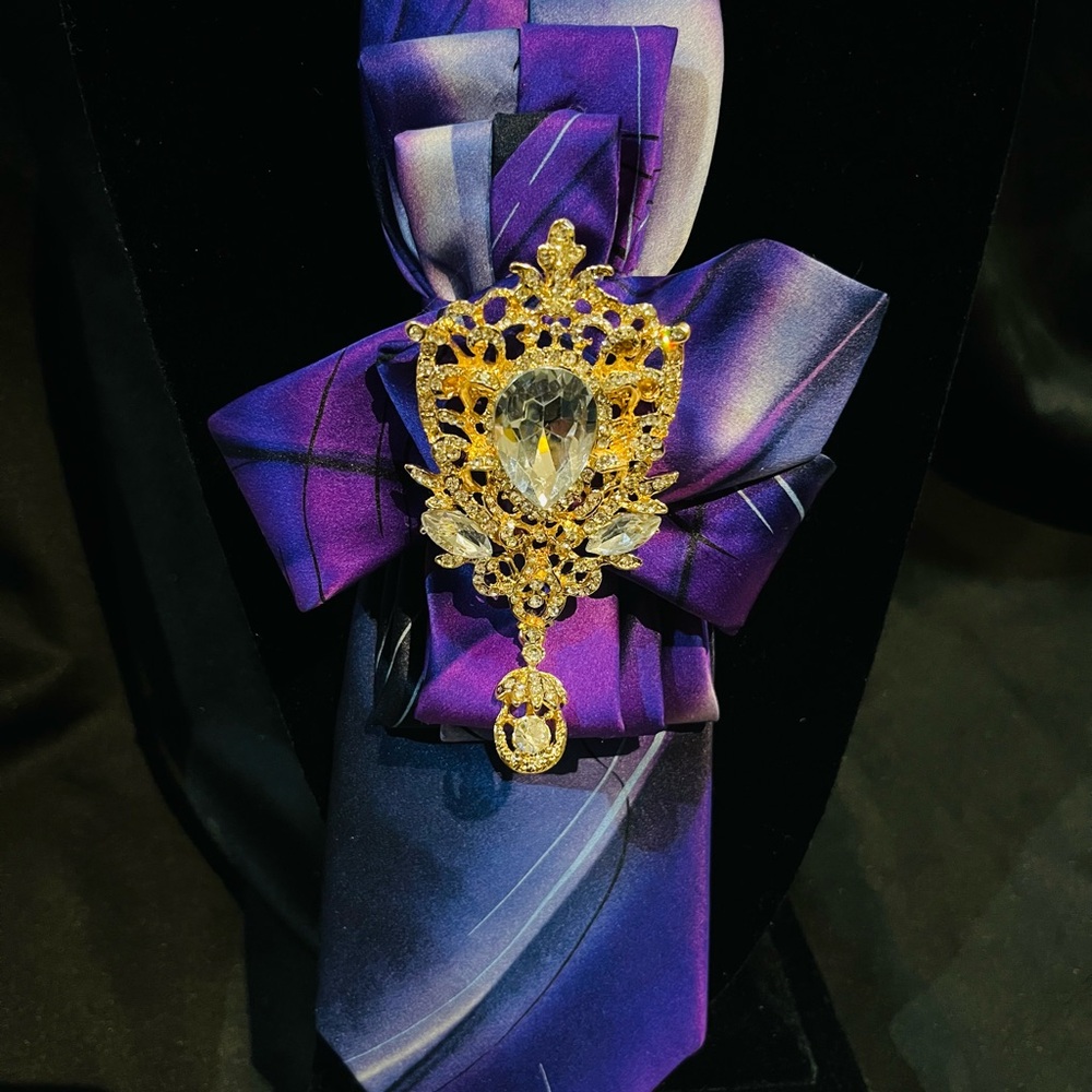 Elegant Purple and Gold necktie necklace